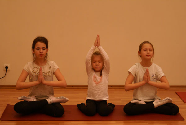 курс подготовки инструкторов детской йоги 